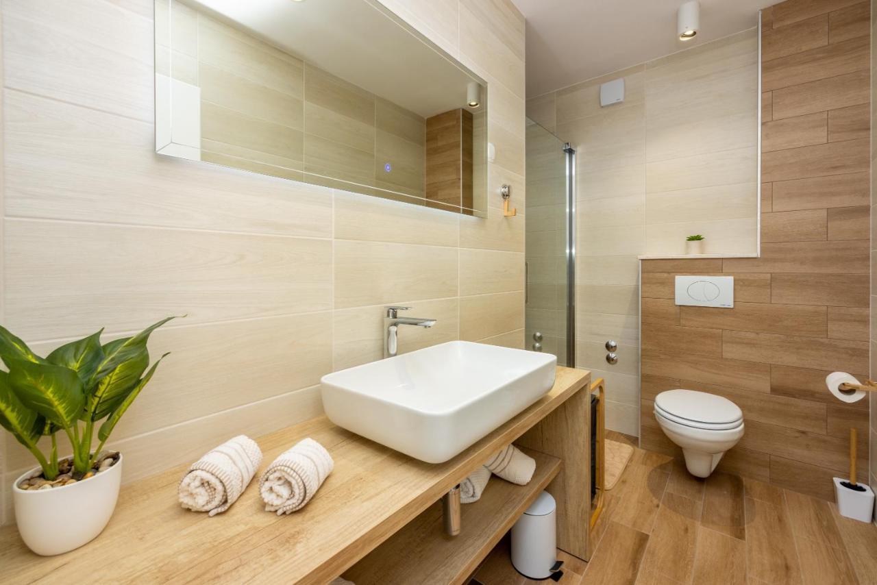 Villa Antani With Heated Pool, Sauna & Jacuzzi 茨里克韦尼察 外观 照片