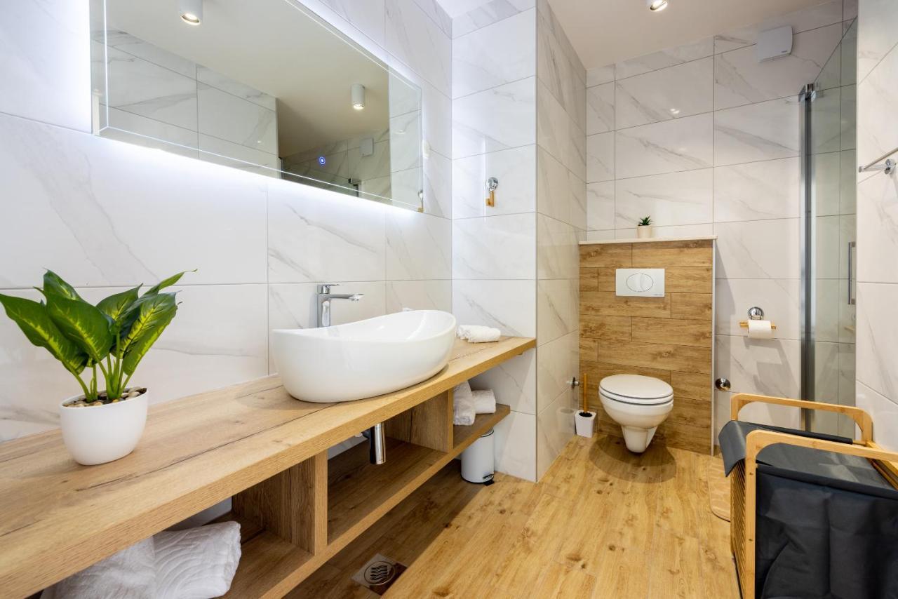 Villa Antani With Heated Pool, Sauna & Jacuzzi 茨里克韦尼察 外观 照片