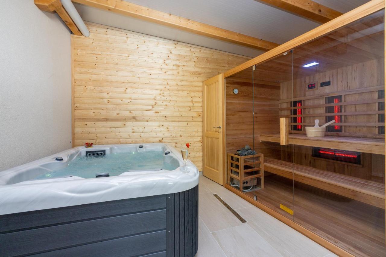 Villa Antani With Heated Pool, Sauna & Jacuzzi 茨里克韦尼察 外观 照片